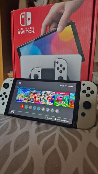 Nintendo Switch OLED Blanca con accesorios 