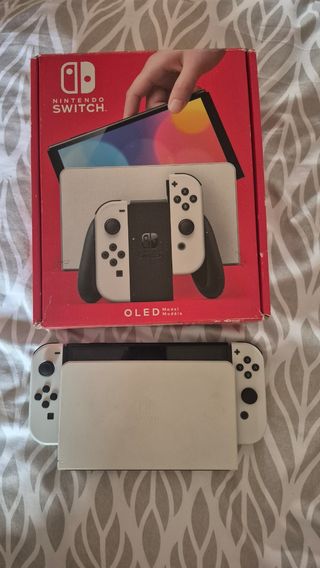 Nintendo Switch OLED Blanca con accesorios 