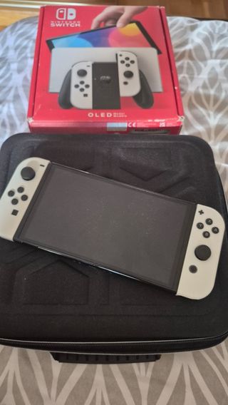 Nintendo Switch OLED Blanca con accesorios 