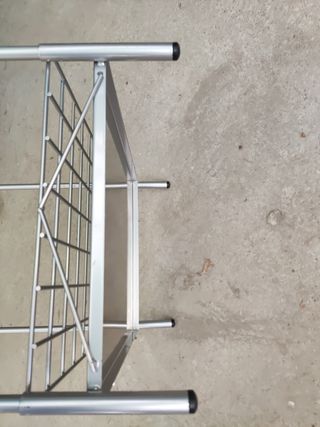 Mesa metálica desmontable 