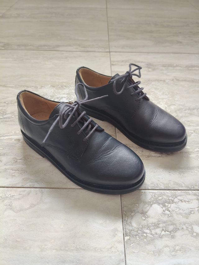 Zapatos de vestir negros para niño