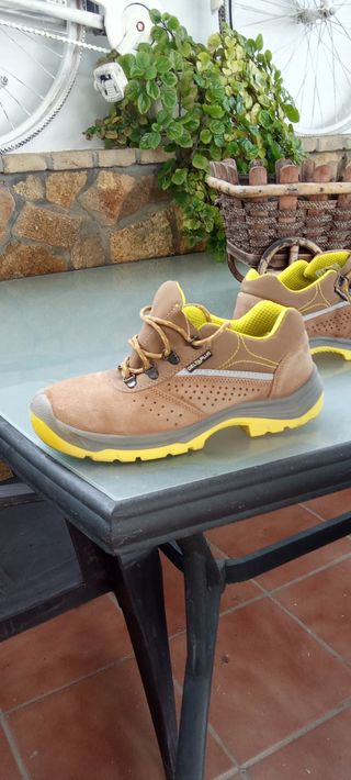 Zapatos de seguridad Deltaplus marrones