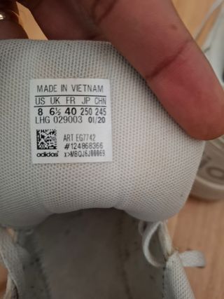 Zapatillas Adidas crema y Plateadas