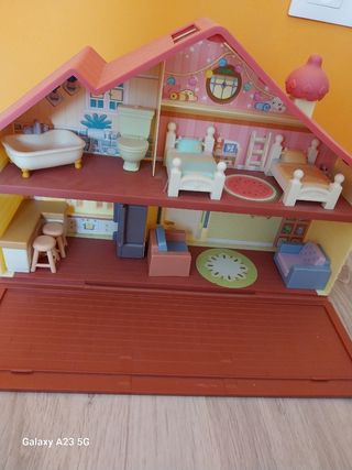 Casa y Coche Bluey y muñecos de la familia

