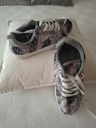 Zapatillas Atmosphere Estampado Hojas Gris