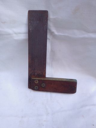 Escuadra de madera