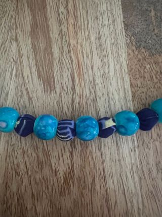 Collar africano con cuentas azules