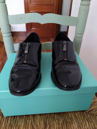 Zapatos charol Zara negros con cremallera