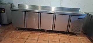 Bajo mostrador 4 puertas