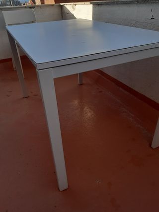Mesa blanca para cocina/salón/terraza
