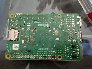 Raspberry Pi 4B 8GB + Carcasa , cargador y mas