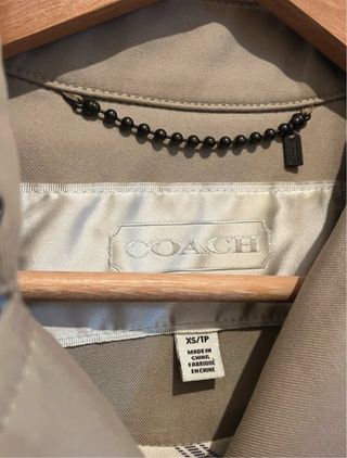 Gabardina corta beige Coach