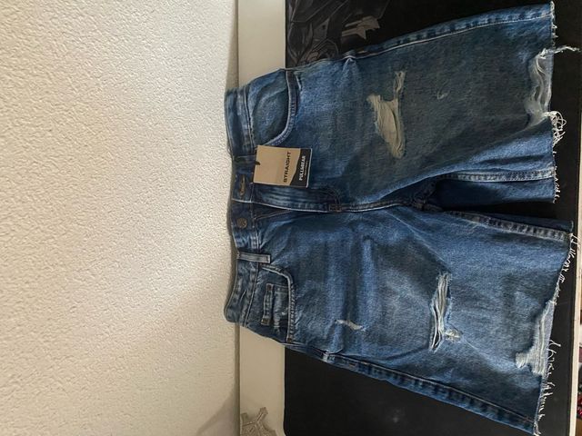 Vaqueros cortos rotos Pull&Bear azules