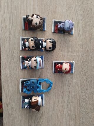 Vendo o intercambio funkos kinder stranger things,