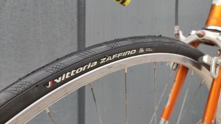 Bicicleta SUPERIA equipada CON ZEUS