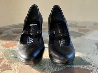 Zapatos de salón Patricia Miller negros