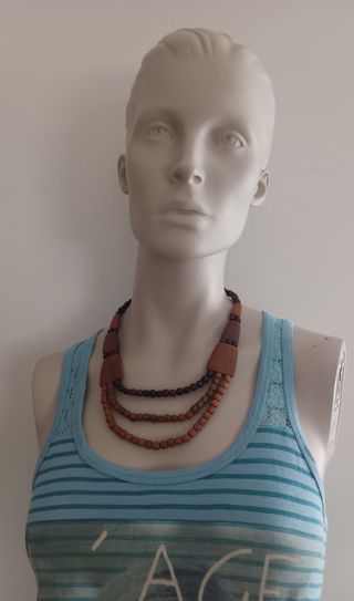 Collar de madera multicapa