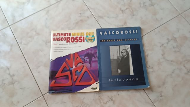 2 Libri Vasco Rossi - Ultimate Minus One & Tutto V