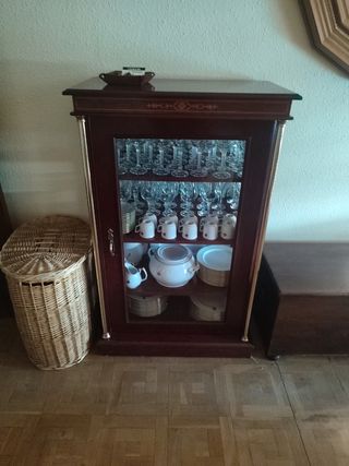 Aparador Vintage Madera y Cristal