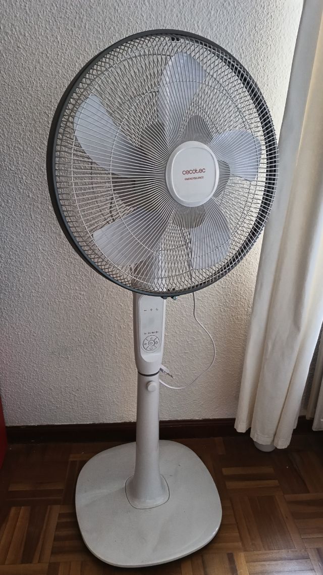 Ventilador Cecotec Pie 60W con mando -  mod 1010