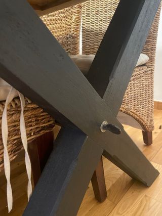 Mesa de comedor de madera rústica
urge vender 
