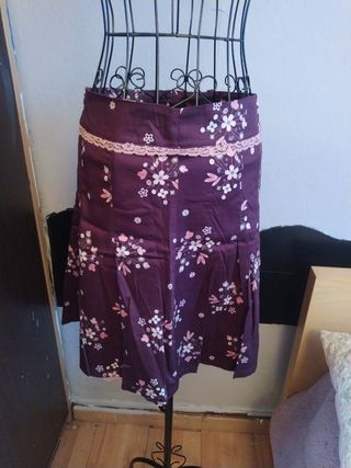 Falda de algodón con flores