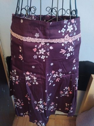 Falda de algodón con flores