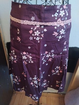 Falda de algodón con flores