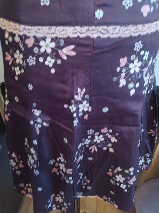 Falda de algodón con flores