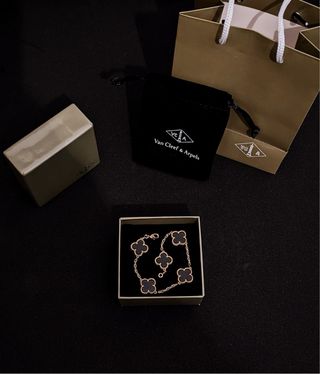 Van Cleef & Arpels Pulsera Negra Oro