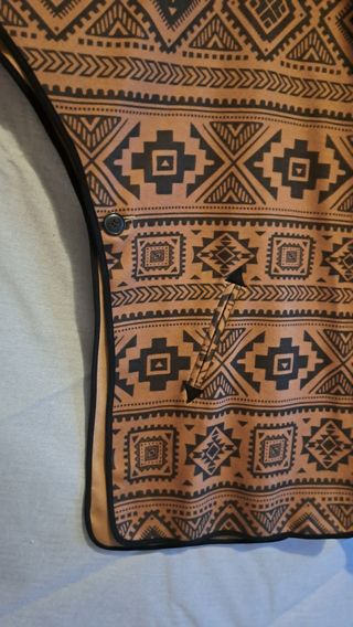 Capa Estampada Marca Unit 