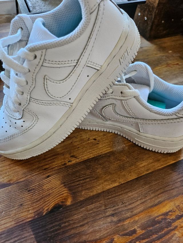 Scarpe Nike da ragazza taglia 28