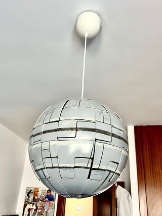 Lámpara Star Wars Death Star IKEA