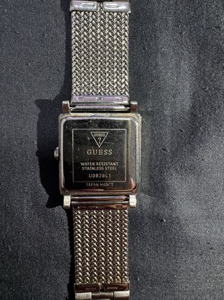 Reloj Guess plateado