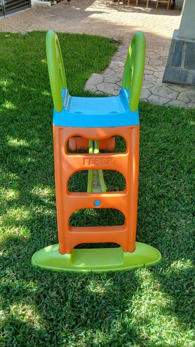 Tobogán infantil Feber en buen estado