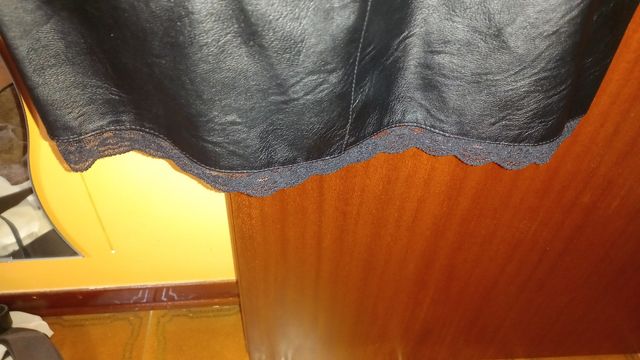 Gonna finta pelle con pizzo