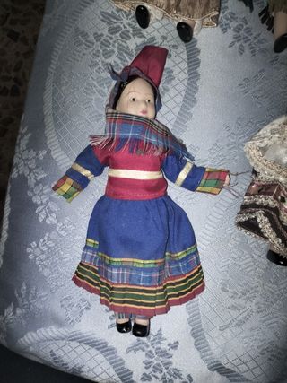 Muñeca de porcelana del mundo