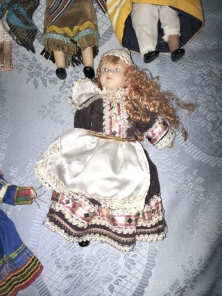 Muñeca de porcelana del mundo