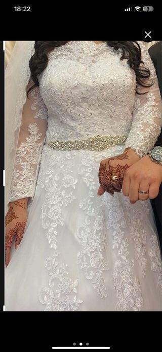 Vestido de novia blanco con pedrería