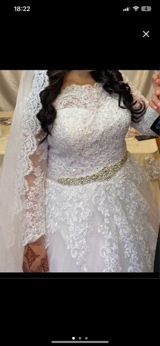 Vestido de novia blanco con pedrería