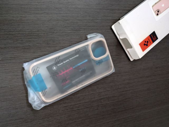 Funda Spigen iPhone 13 Ultra Hybrid Sand Beige