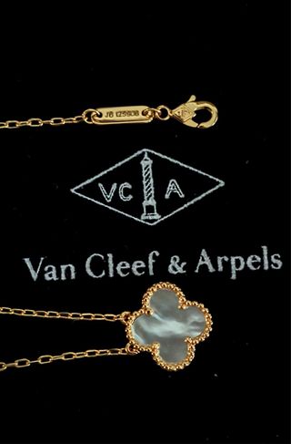 Van Cleef & Arpels Collar Oro Blanco Madreperla