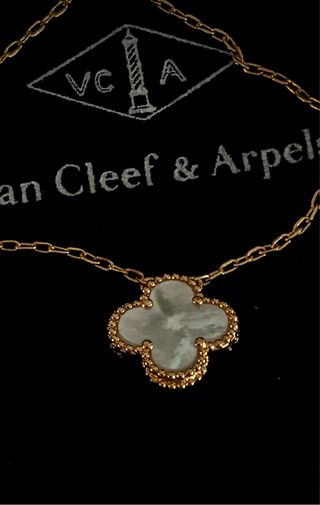 Van Cleef & Arpels Collar Oro Blanco Madreperla