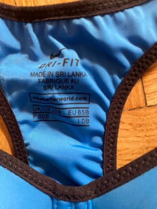 Top deportivo Nike azul nuevo