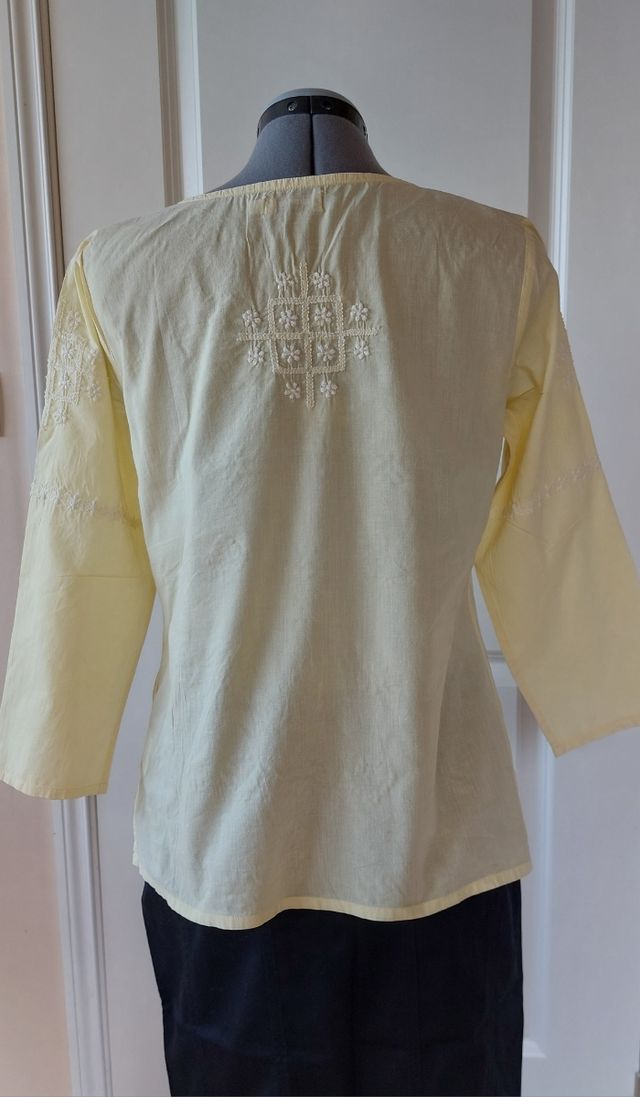Túnica amarilla limón. Bordado blanco. Algodón. M