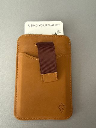 Cartera de piel marrón Akiello