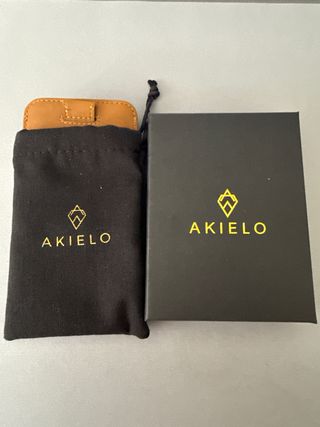 Cartera de piel marrón Akiello