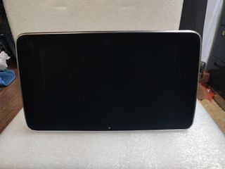 Pantalla Mercedes Q8