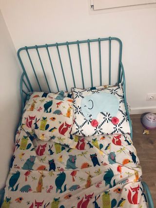 Cama infantil Minnen Ikea extensible + colchón 
