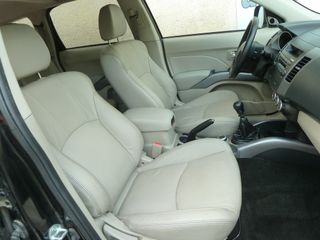 Mitsubishi Outlander 2.2 4WD 7 plazas